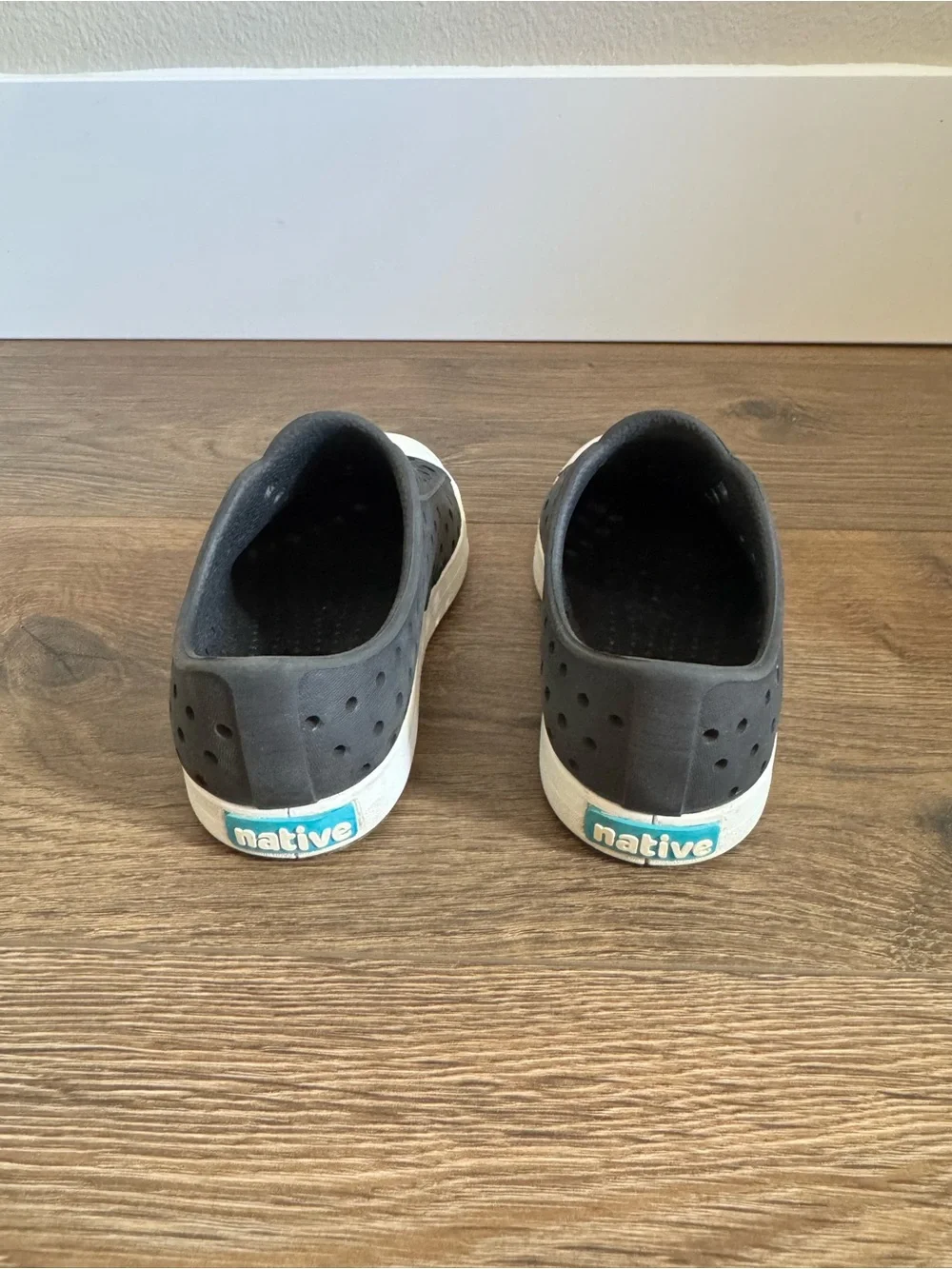 Kids Native Jefferson Black Slip-On Sneakers C10